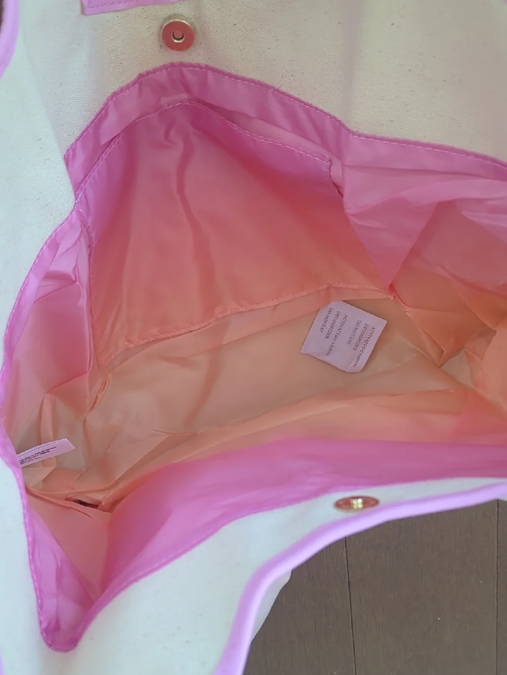 NEW with TAG Victoria Secret Bag 🩷💗🩷 - Picture 3 of 5